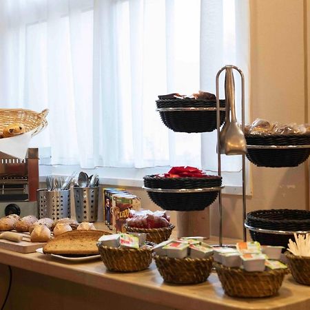 Wink Hotel Juvisy エクステリア 写真