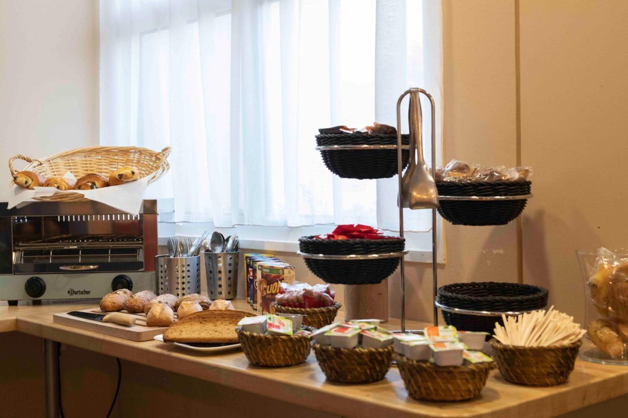 Wink Hotel Juvisy エクステリア 写真