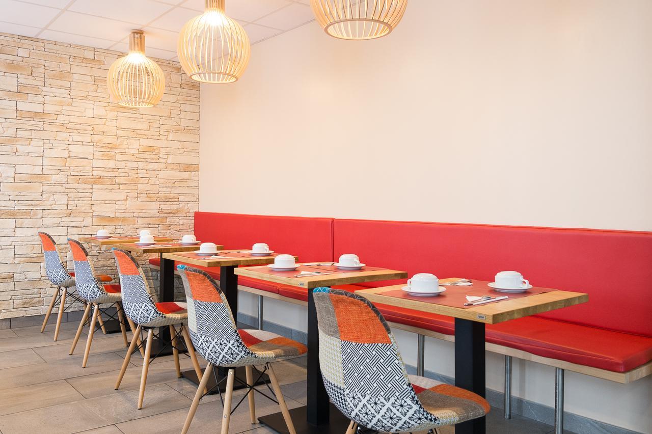 Wink Hotel Juvisy エクステリア 写真