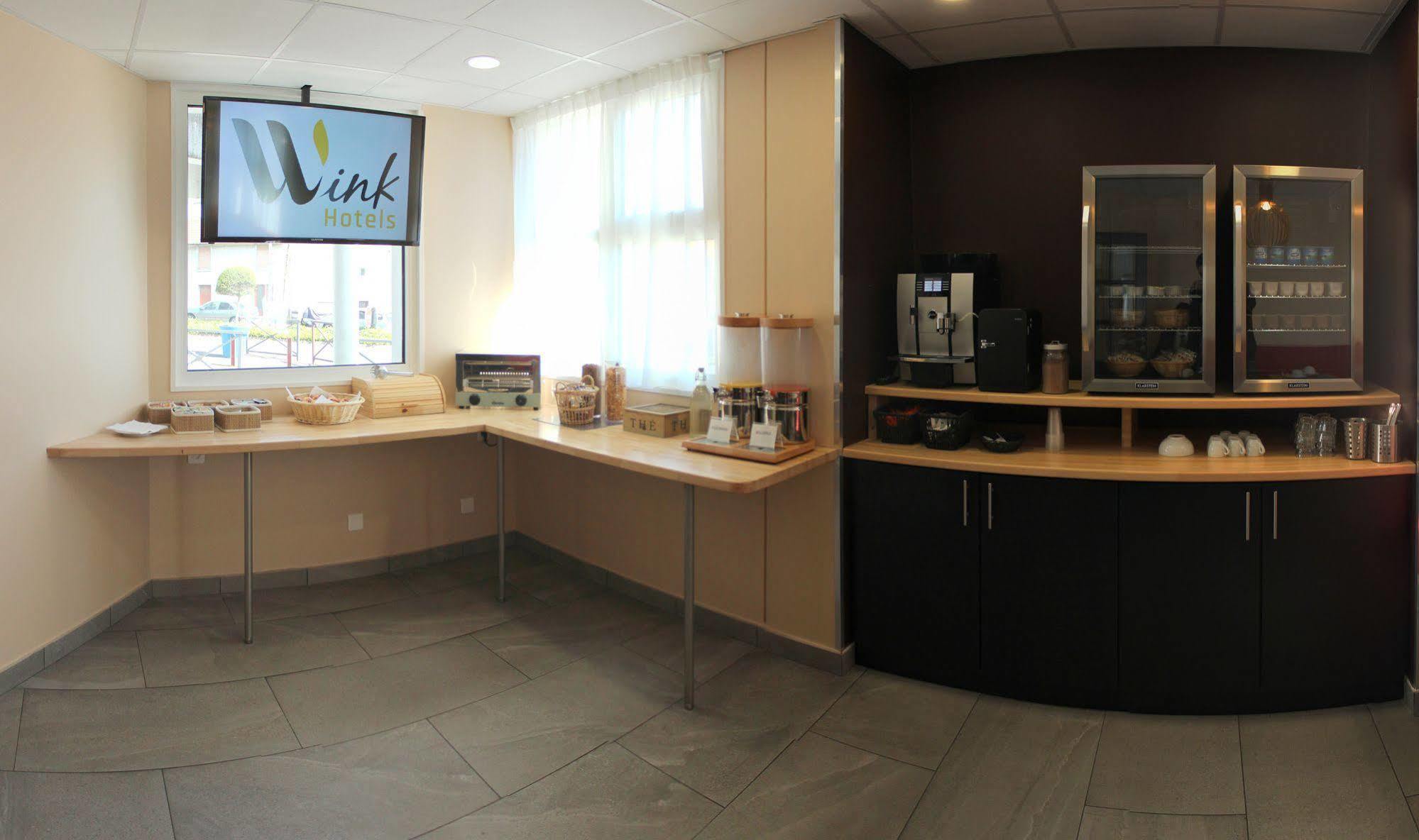 Wink Hotel Juvisy エクステリア 写真
