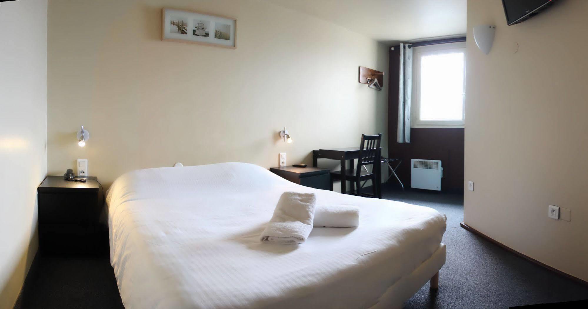 Wink Hotel Juvisy エクステリア 写真
